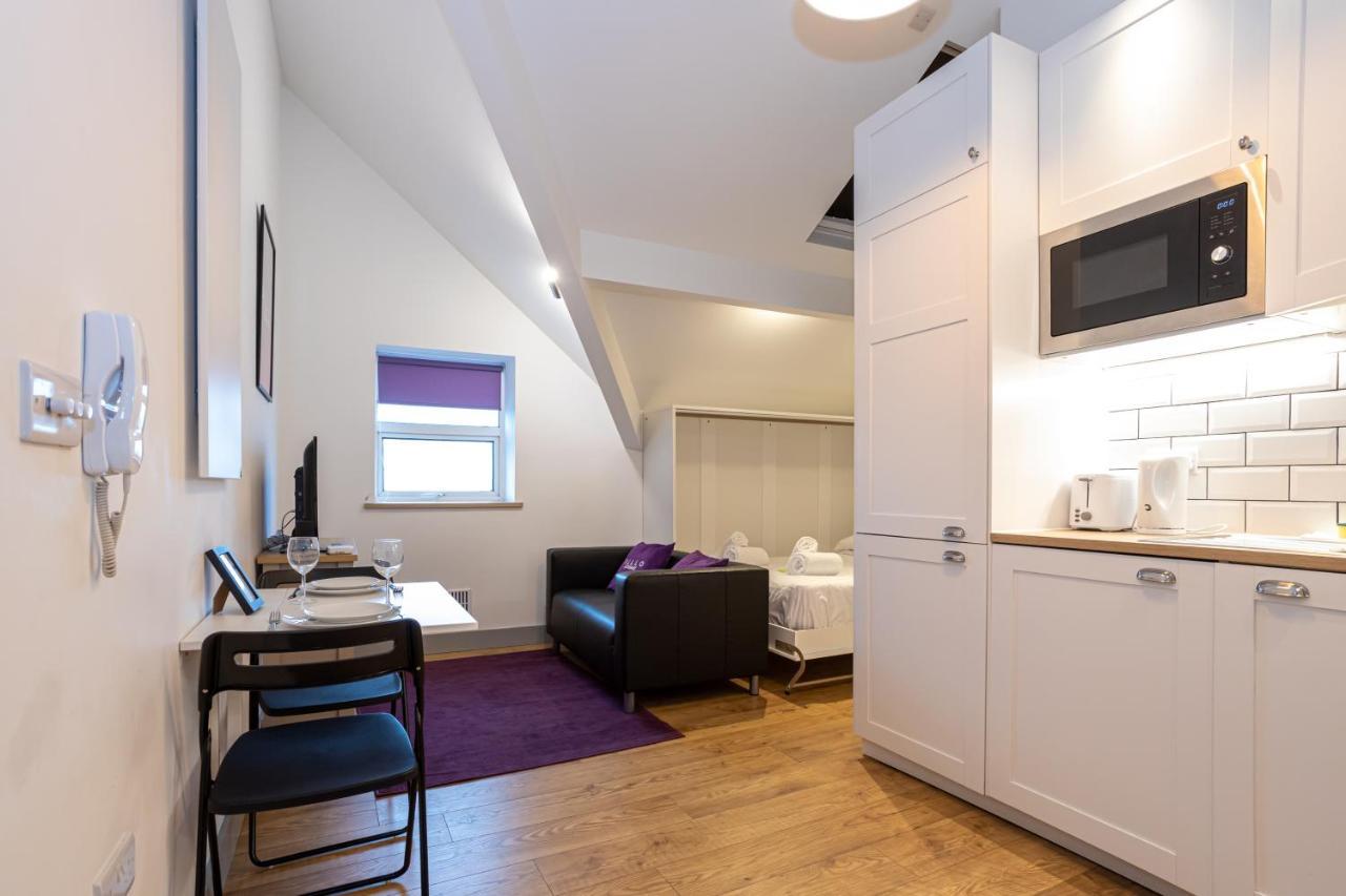 Pillo Rooms Serviced Apartments - Salford Manchester Extérieur photo